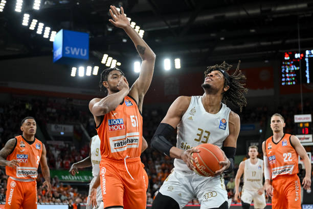 在全球足坛 在全球足坛